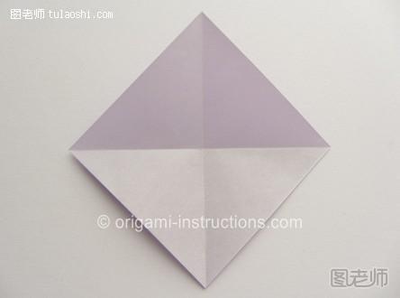漂亮的组合折纸花从制作方法上来看还是相当的简单和容易操作的