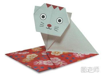 在被子上的猫的折纸方法