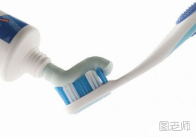 刷牙是不是牙膏越多越好 牙膏是否有保质期