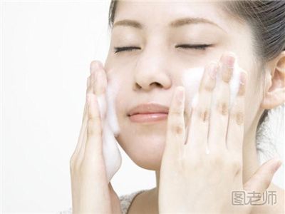 冬天护肤使用乳液和面霜有哪些区别