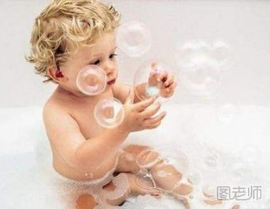 最适合宝宝洗澡的水温是多少度